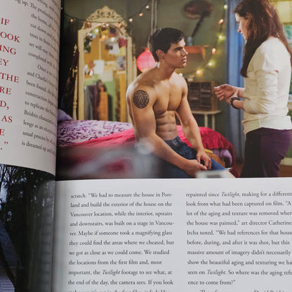 The Twilight Saga: New Moon Official Illustrated Movie Companion (2009)