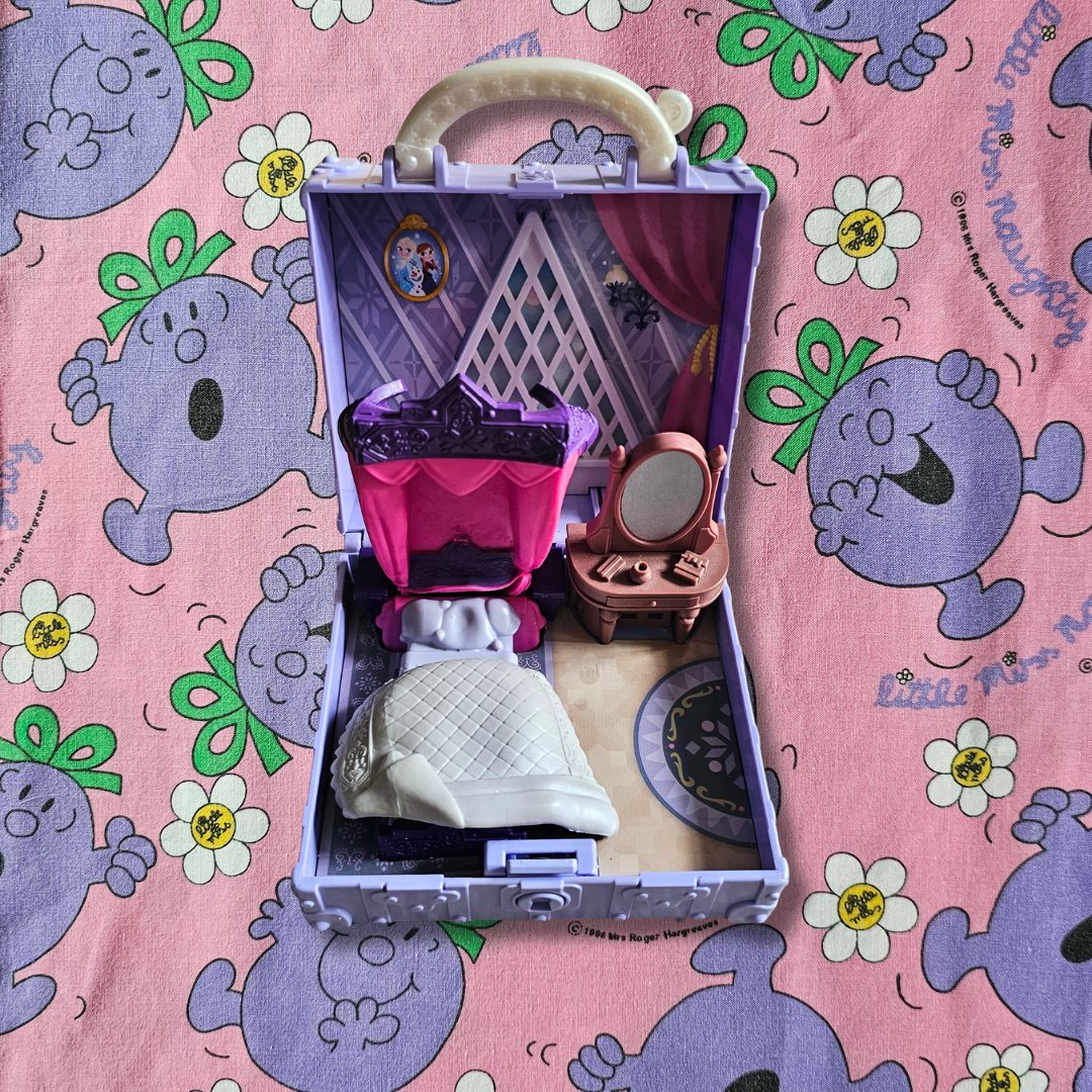 Hasbro Disney Frozen 2 "Pop Adventures" Elsa's Bedroom Pop-Up Playset (2018)