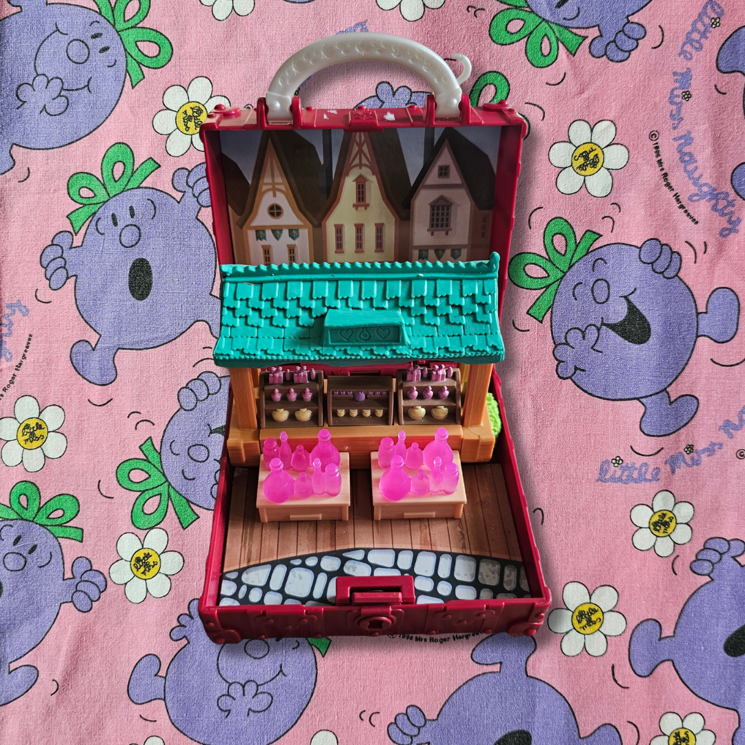 Hasbro Disney Frozen 2 "Pop Adventures" Arendelle Village Pop-Up Playset (2018)