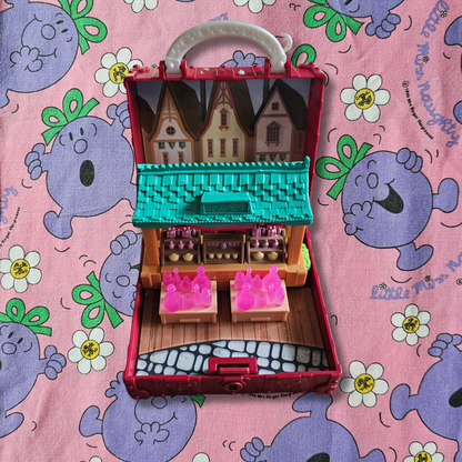 Hasbro Disney Frozen 2 "Pop Adventures" Arendelle Village Pop-Up Playset (2018)