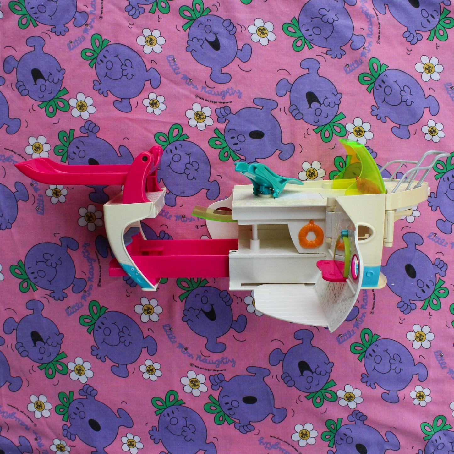 Polly Pocket Ultimate Party Boat (2008)